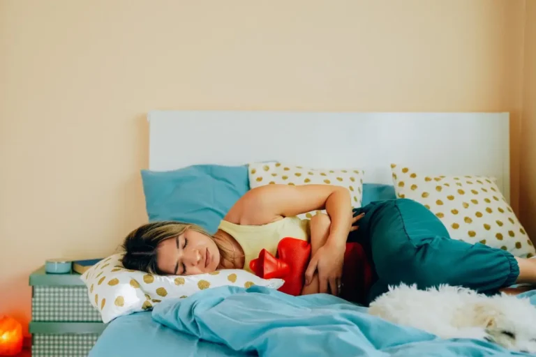 Менструални болки: Ефективни методи за облекчаване на болката